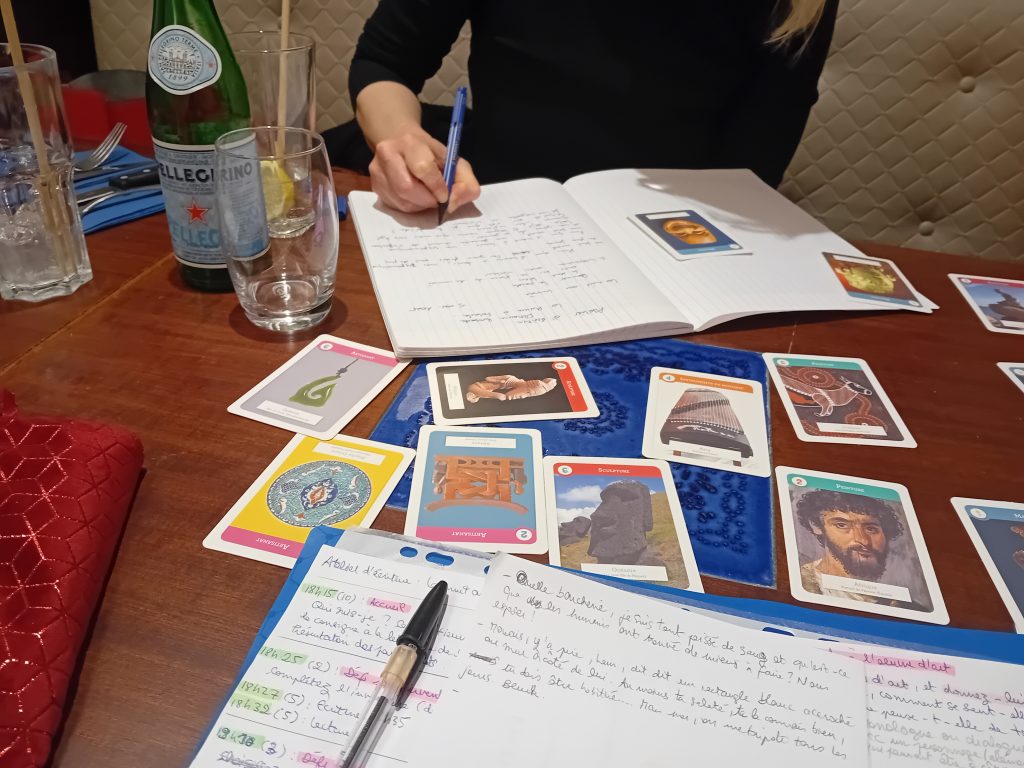 Atelier d'écriture dans un café à Strasbourg, sur le thème : la nuit au musée.